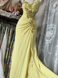 Elegant Yellow Mermaid Halter Neck Sequin Diamond Long Prom Dress Backless Slit Evening Dress Y8554
